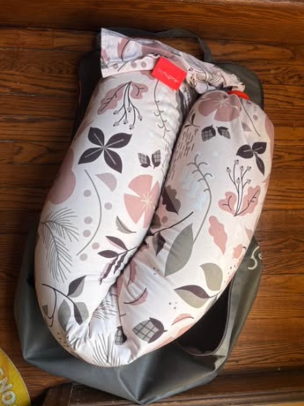 BBHugMe pregnancy pillow